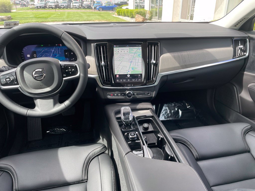 Certified 2025 Volvo S90 B6 Ultra AWD/4WD image 19