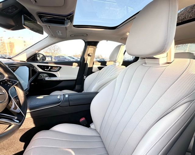 Used 2025 Mercedes-Benz E 350 4MATIC Sedan image 19