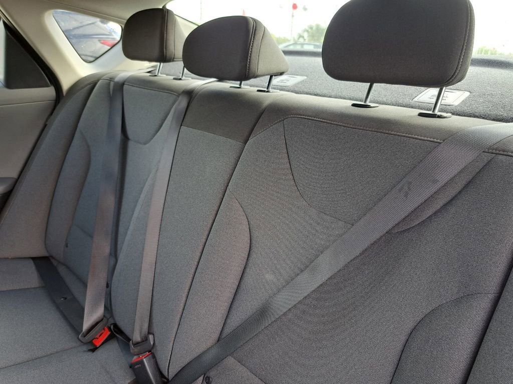 Used 2025 Kia K4 LXS image 23