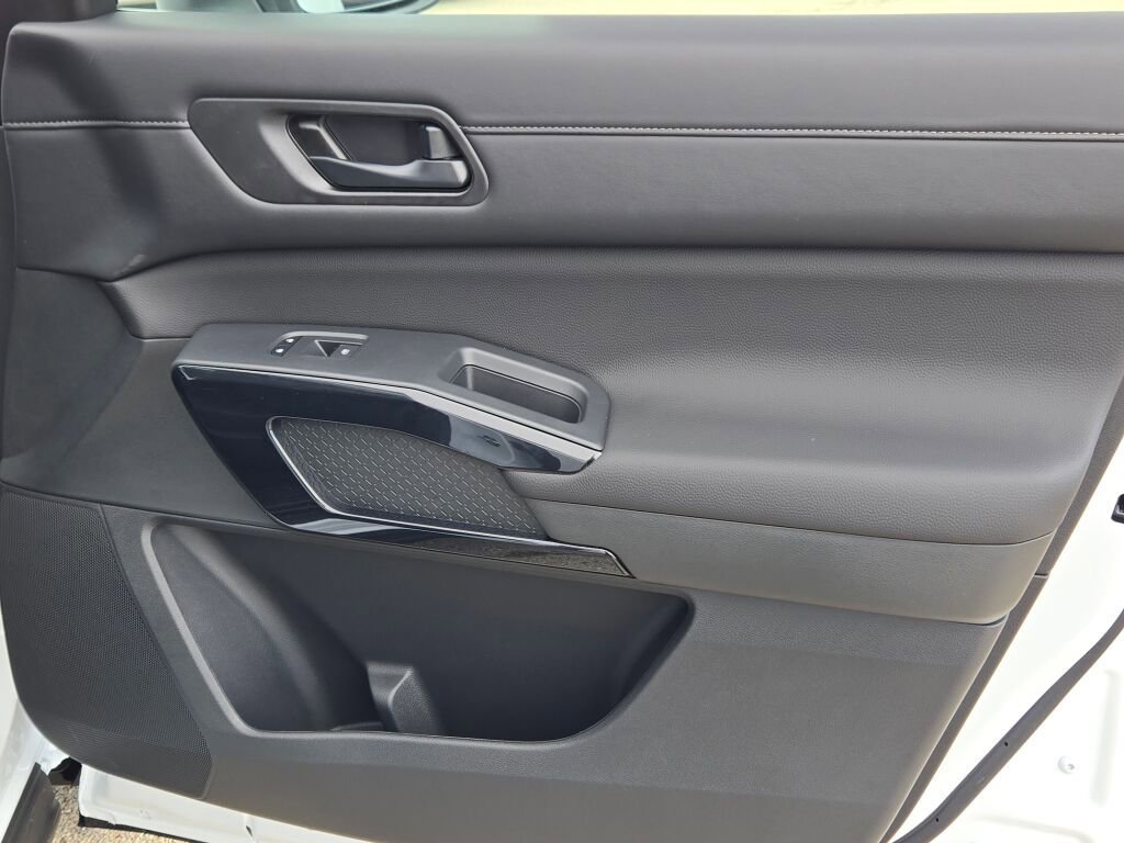 New 2026 Nissan Pathfinder SV AWD/4WD image 6