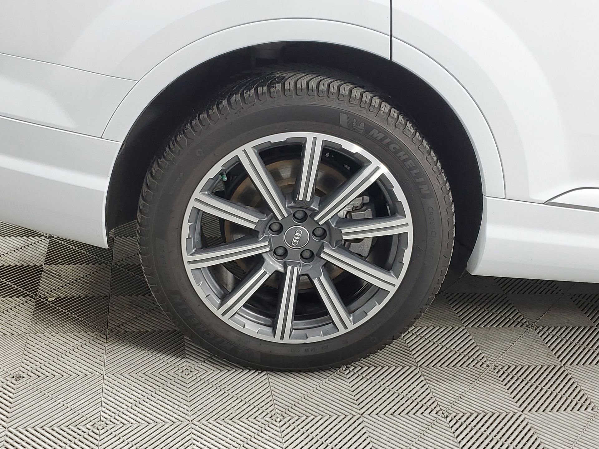 Used 2017 Audi Q7 3.0T Premium Plus image 13