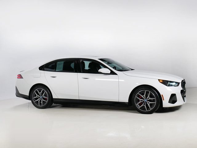 Used 2024 BMW i5 eDrive40i w/ M Sport Package RWD image 31
