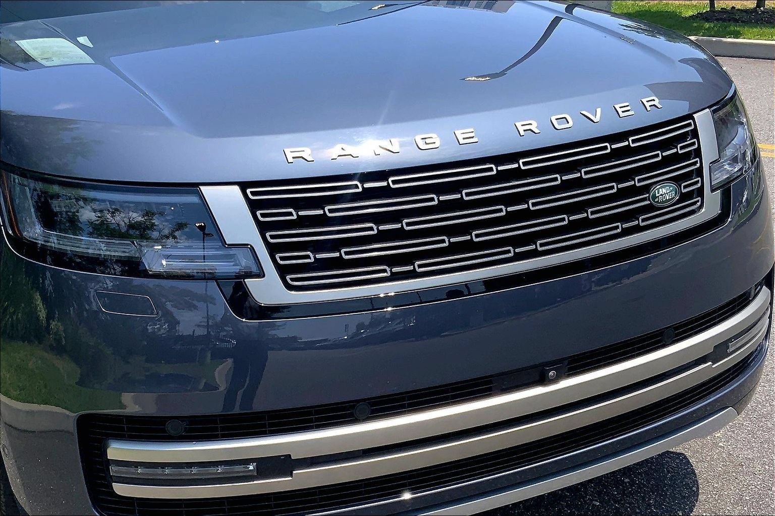 Certified 2025 Land Rover Range Rover SE AWD/4WD image 30
