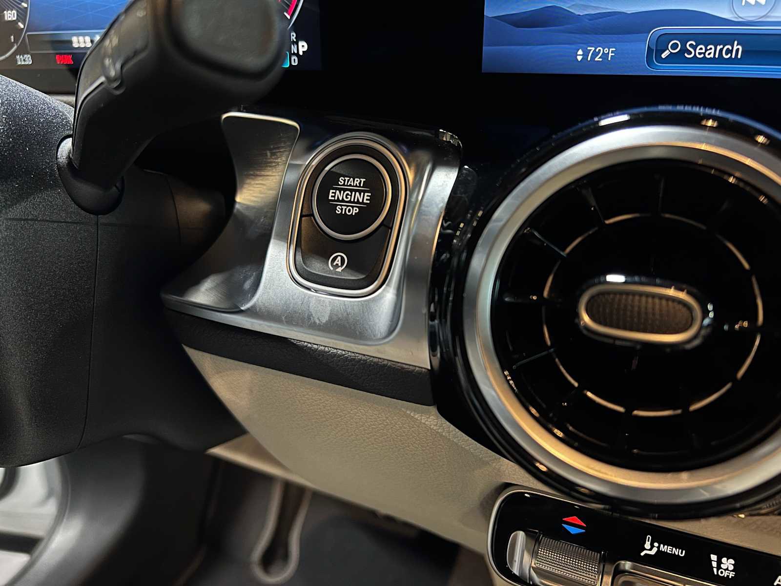 Certified 2025 Mercedes-Benz GLB 250 4MATIC image 30