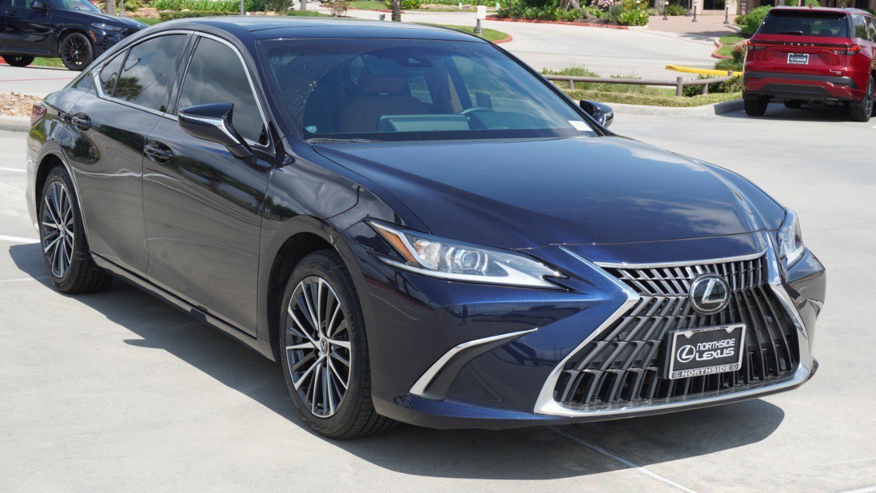 Used 2024 Lexus ES 350 w/ Premium Package image 3