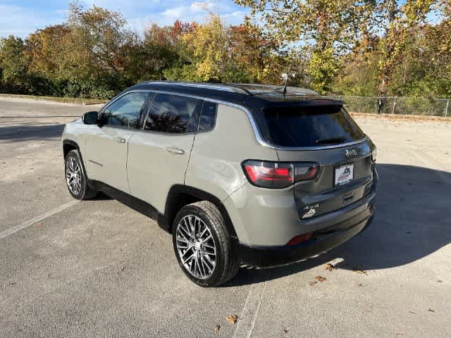 Used 2022 Jeep Compass Limited w/ Elite Group AWD/4WD image 6