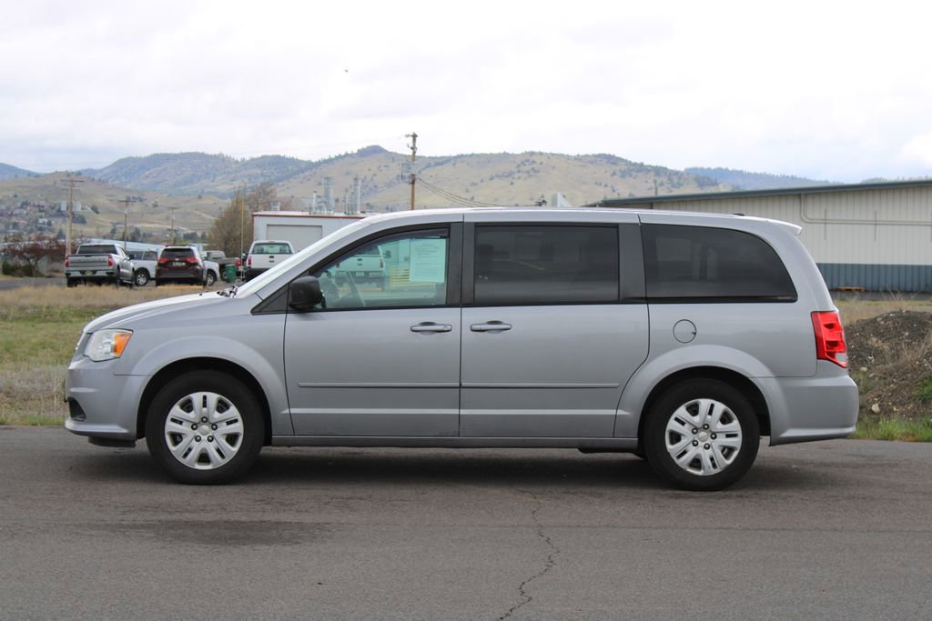 Used 2016 Dodge Grand Caravan SE w/ Quick Order Package 29E SE image 2