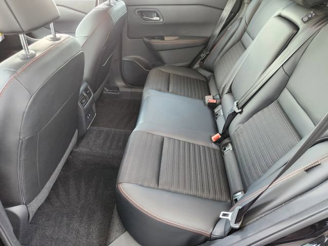 Certified 2025 Nissan Rogue SV image 24