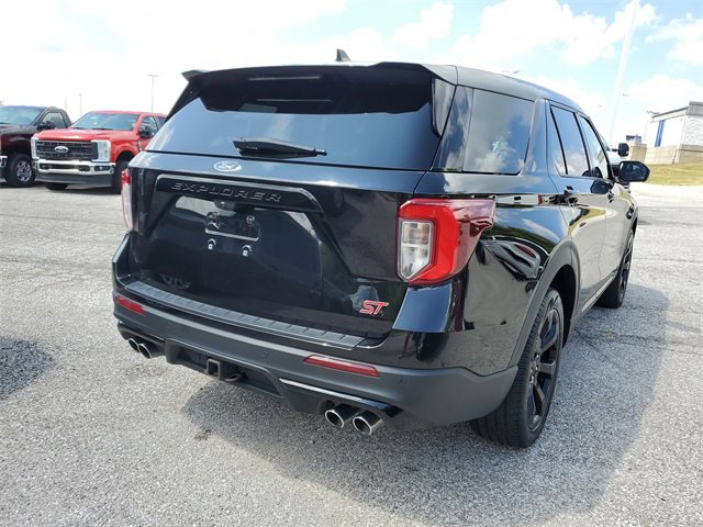 Used 2022 Ford Explorer ST w/ Equipment Group 401A image 4