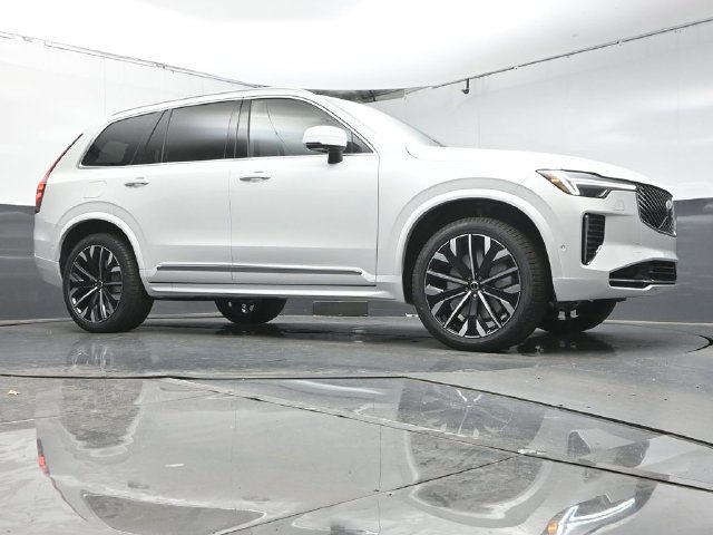 Used 2026 Volvo XC90 T8 Plus w/ Protection Package Premier AWD/4WD image 42