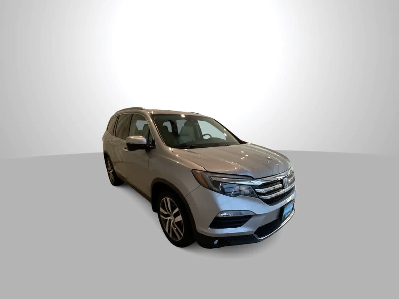 Used 2017 Honda Pilot Touring image 2