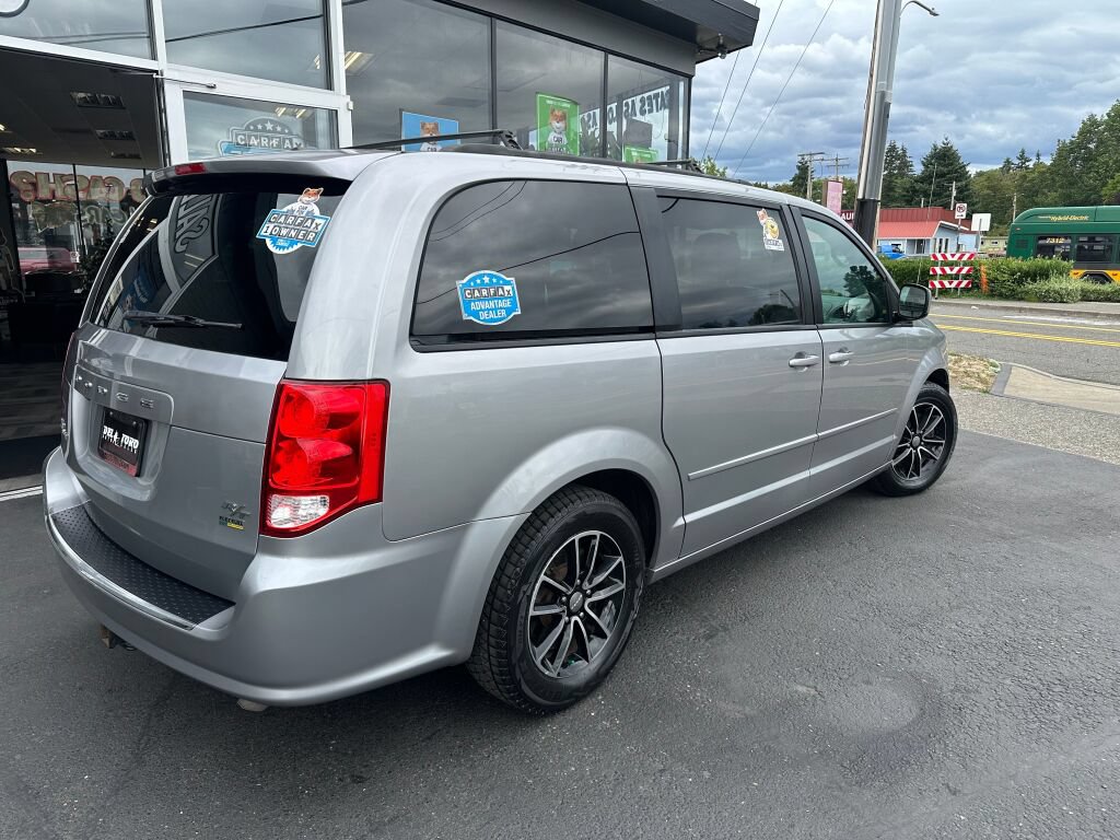 Used 2016 Dodge Grand Caravan R/T FWD image 5