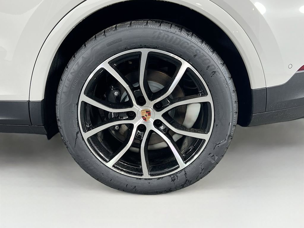 New 2026 Porsche Cayenne image 33