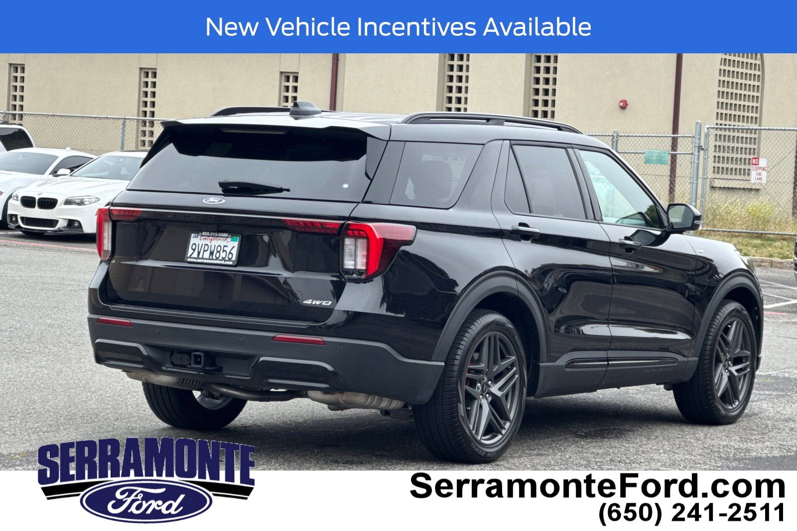 Used 2026 Ford Explorer ST-Line w/ ST-Line Street Pack AWD/4WD image 4