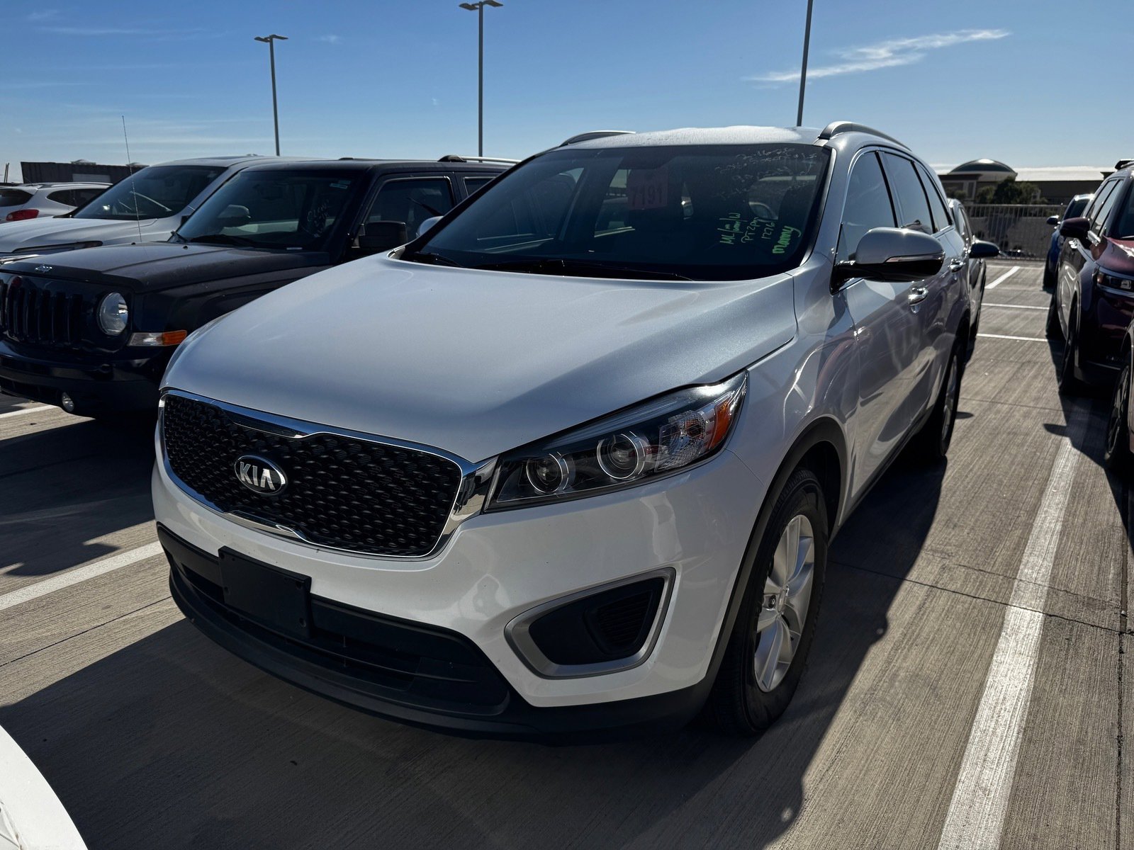 Used 2016 Kia Sorento LX w/ LX Convenience Package image 2