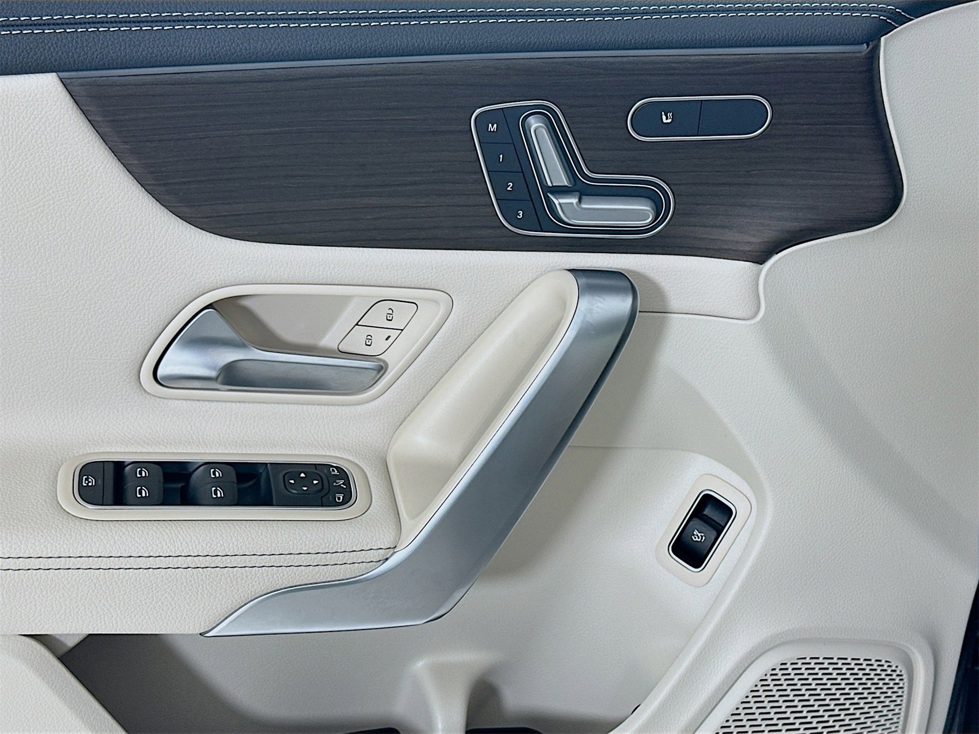 Certified 2025 Mercedes-Benz CLA 250 image 18