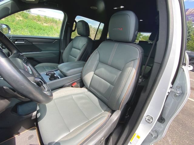 Used 2024 GMC Acadia AT4 w/ Luxury Package AWD/4WD image 18
