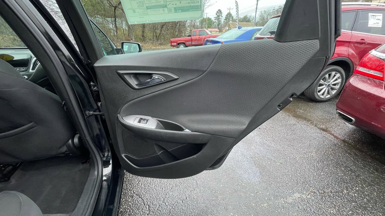 Used 2021 Chevrolet Malibu LT image 23