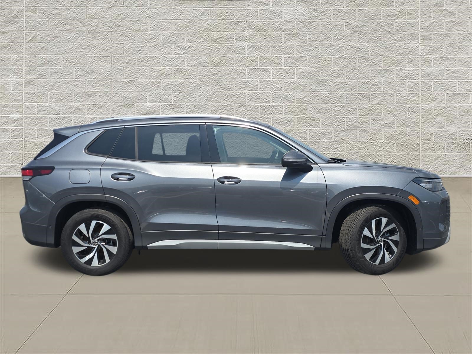 New 2026 Volkswagen Tiguan S FWD image 8