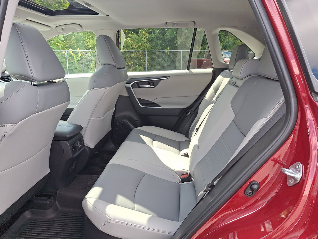 Used 2025 Toyota RAV4 XLE Premium w/ Weather Package AWD/4WD image 10