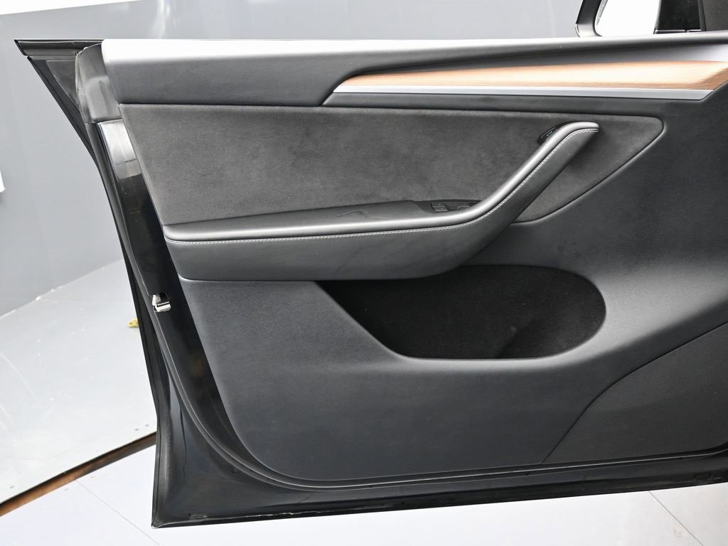 Used 2023 Tesla Model Y Long Range image 42