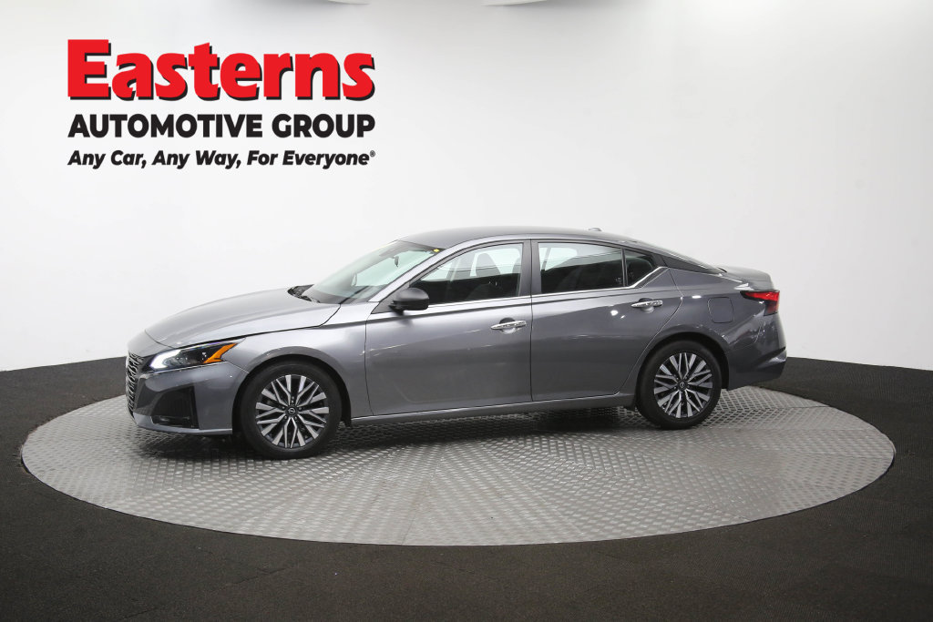 Used 2024 Nissan Altima 2.5 SV FWD image 61