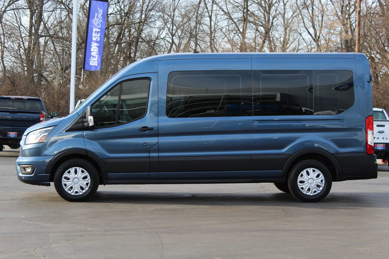 Used 2023 Ford Transit 350 XLT image 4
