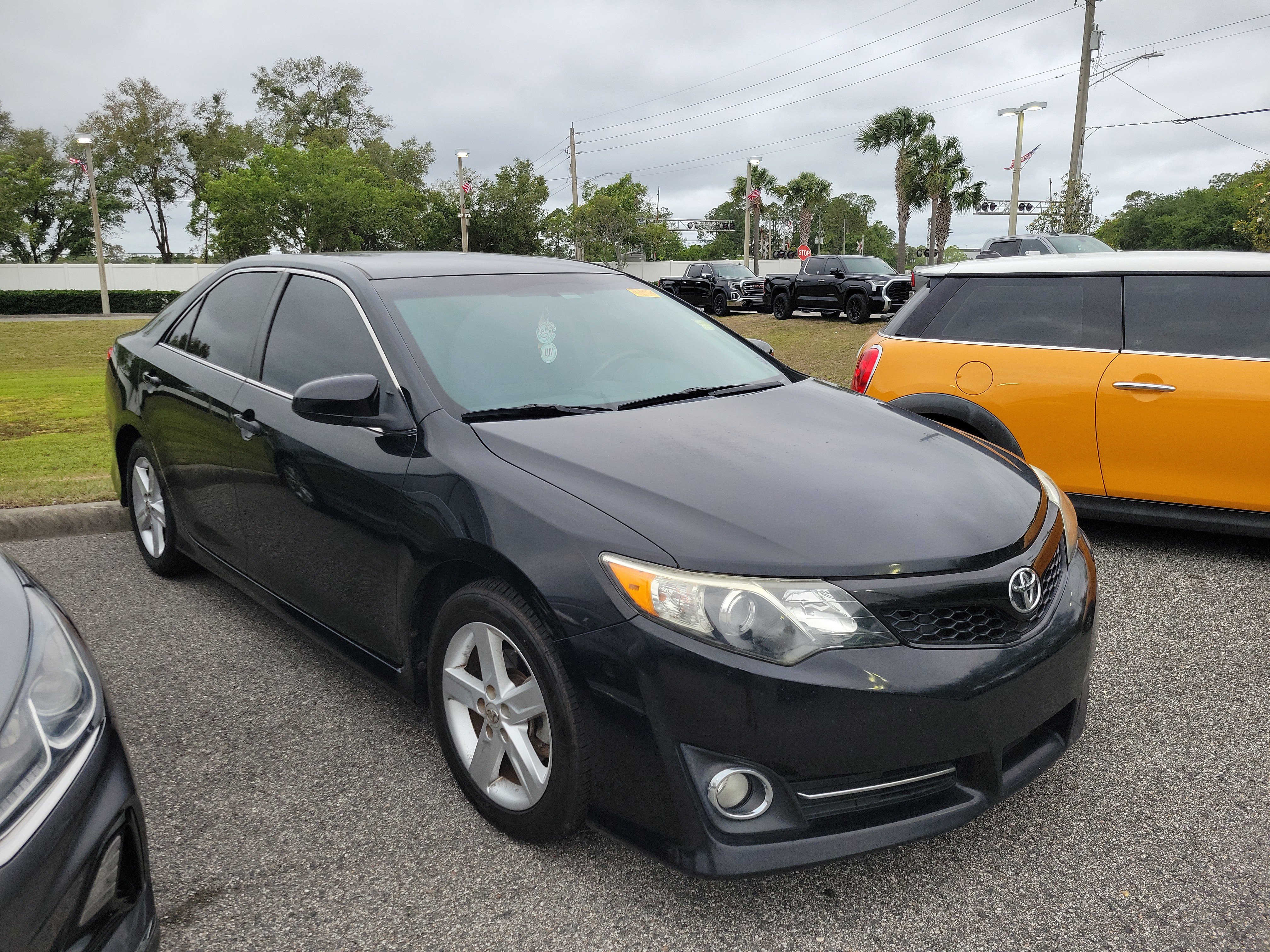 Used 2013 Toyota Camry SE FWD image 8