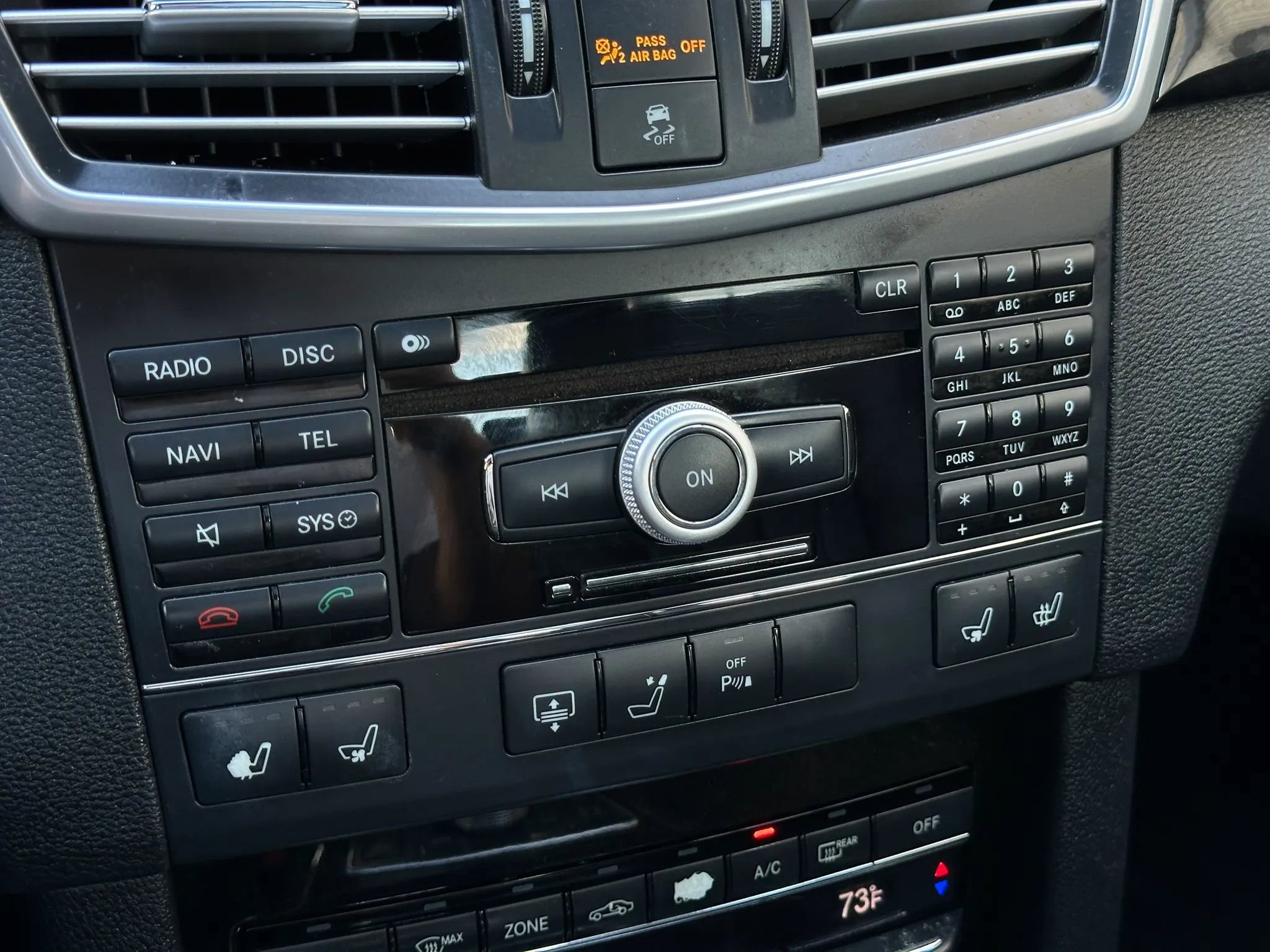 Used 2010 Mercedes-Benz E 550 Sedan w/ Premium 2 Pkg image 36