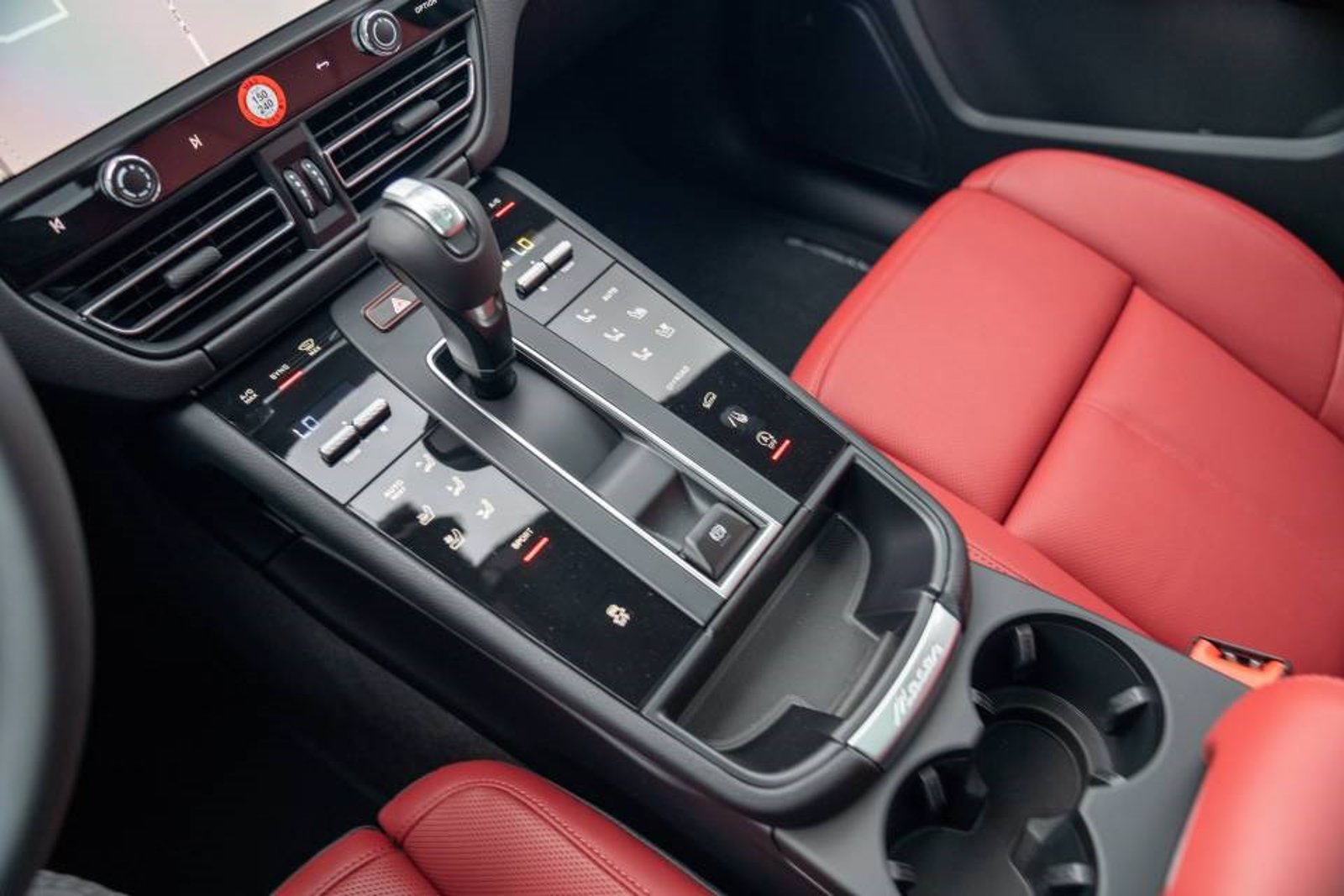 New 2026 Porsche Macan AWD/4WD image 20