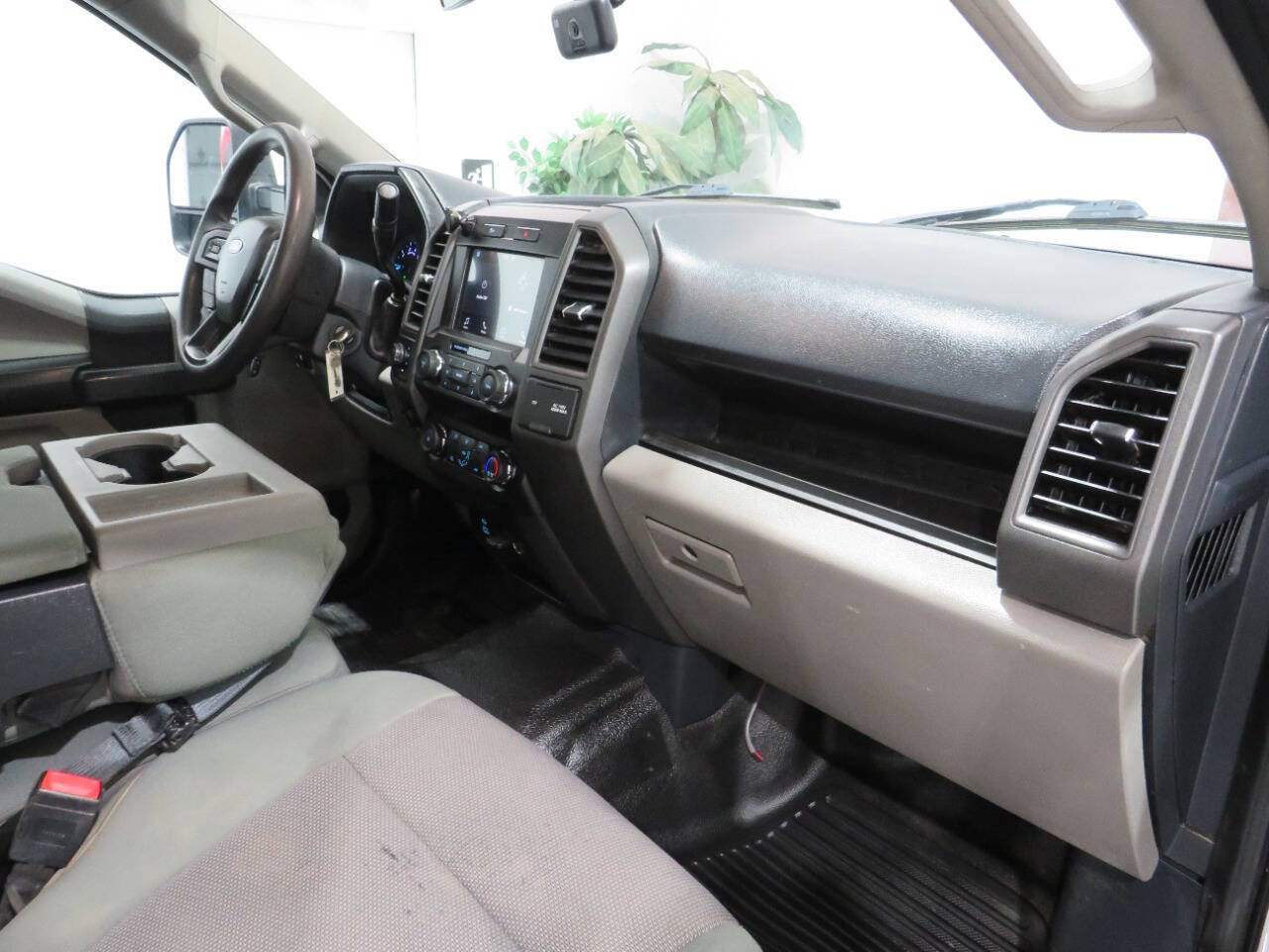 Used 2022 Ford F250 XL w/ Power Equipment Group AWD/4WD image 6
