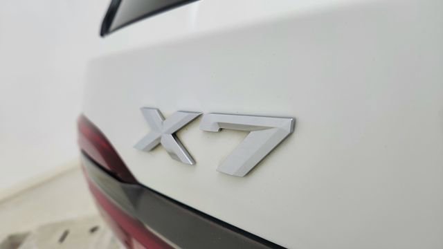 Used 2021 BMW X7 xDrive40i w/ M Sport Package image 17