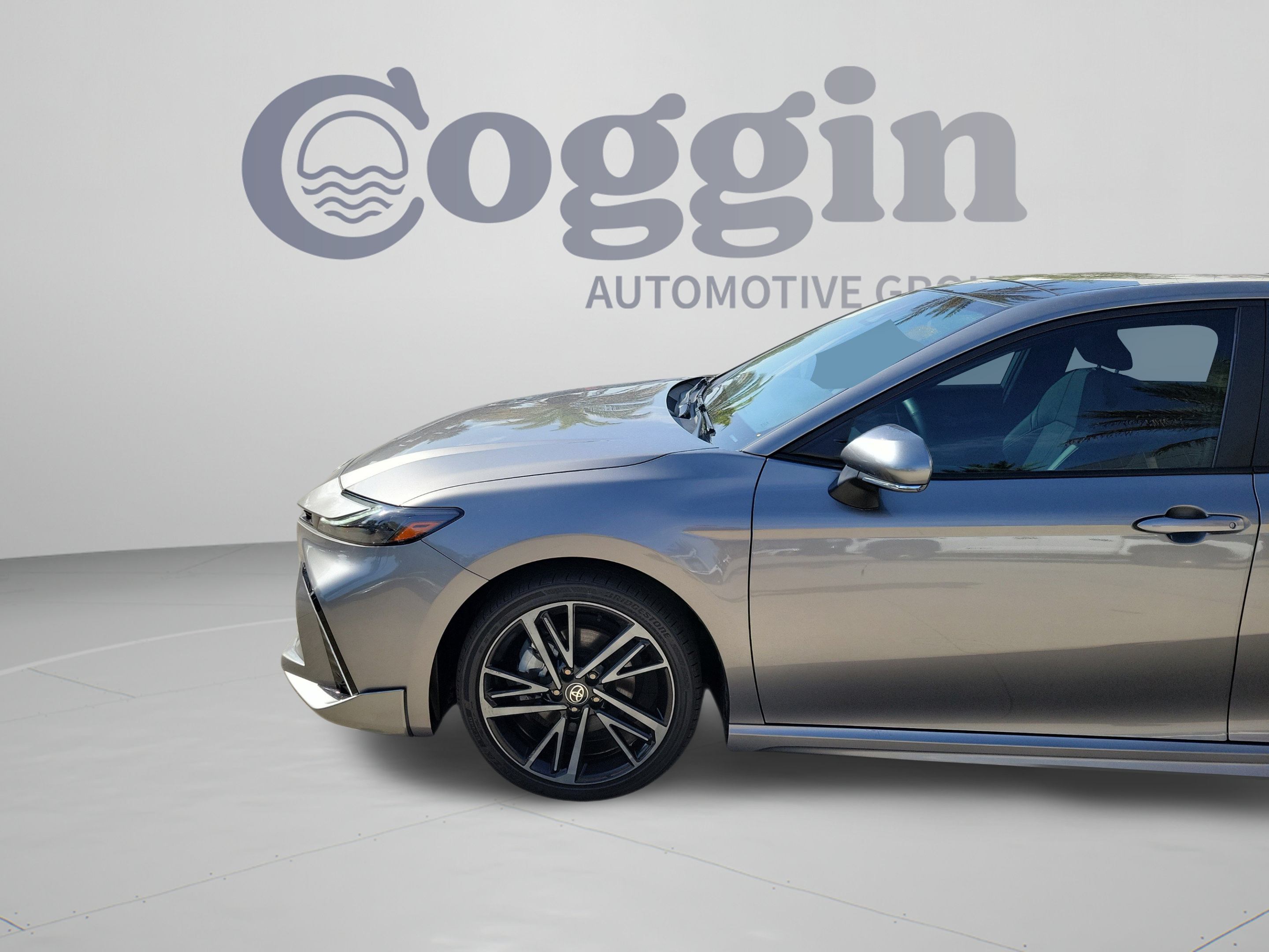 Used 2025 Toyota Camry XSE FWD image 30