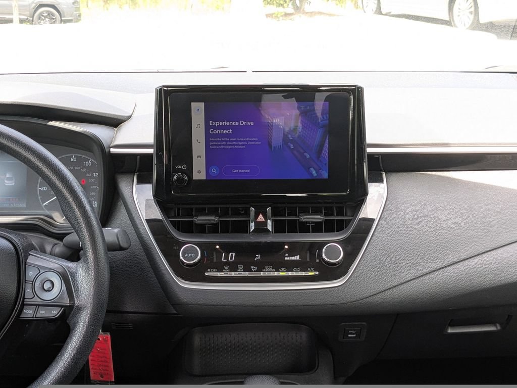 Used 2025 Toyota Corolla LE FWD image 18
