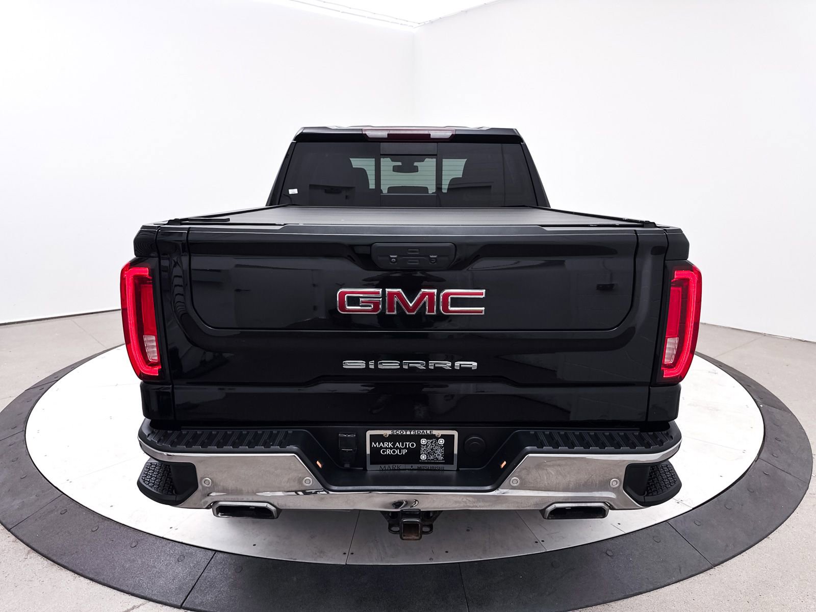Used 2019 GMC Sierra 1500 SLT w/ SLT Premium Plus Package image 18