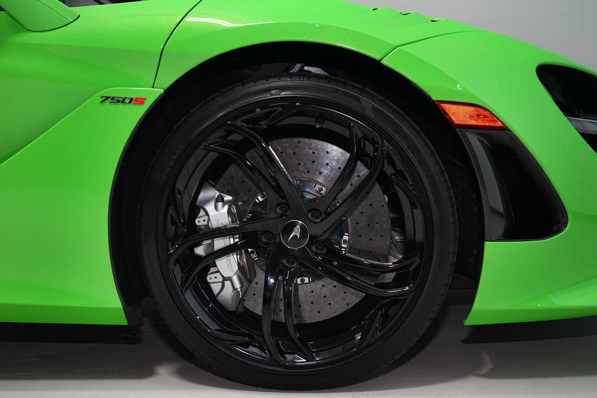 Used 2024 McLaren 750S RWD image 9
