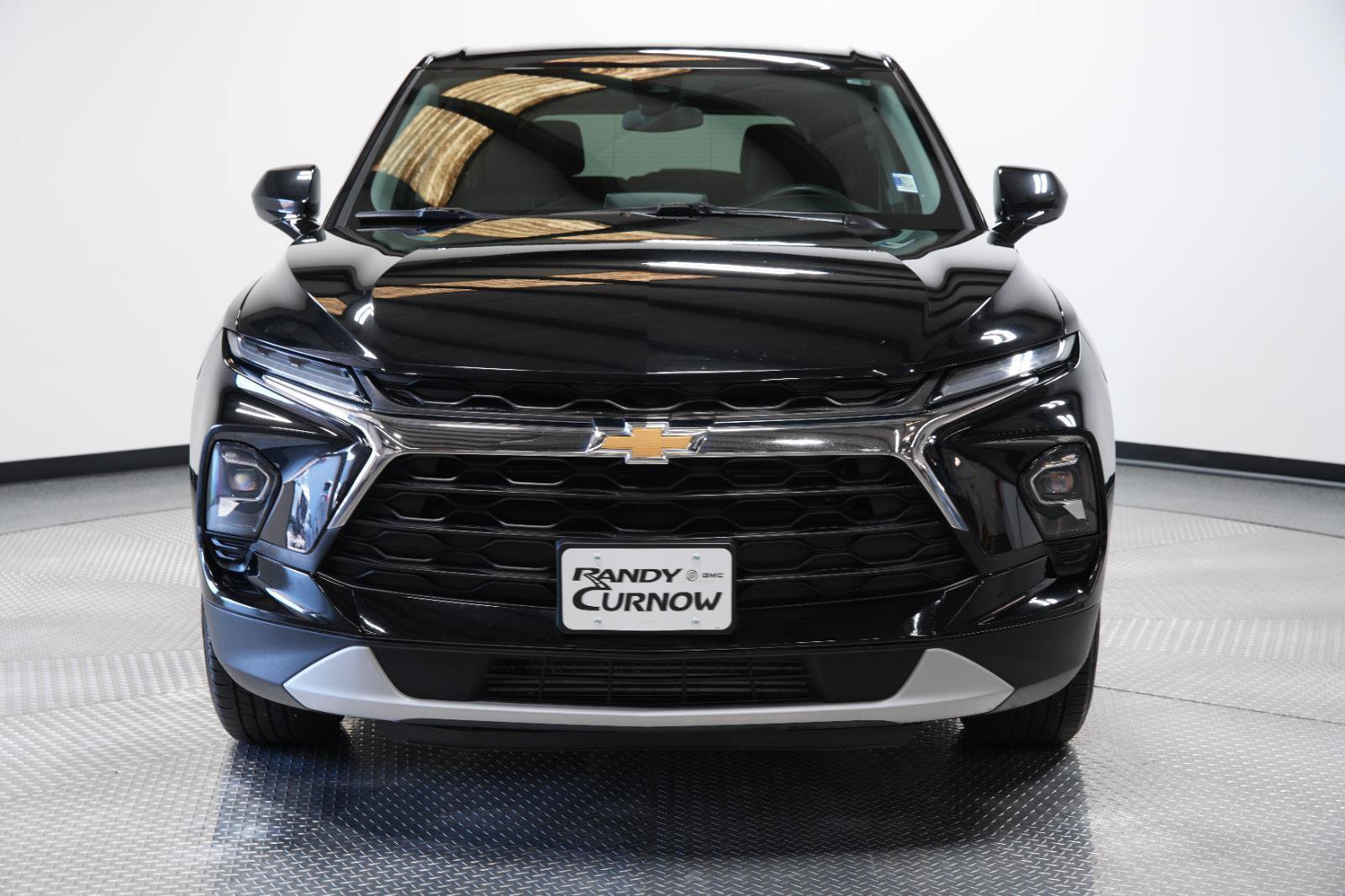 Used 2025 Chevrolet Blazer LT AWD/4WD image 2