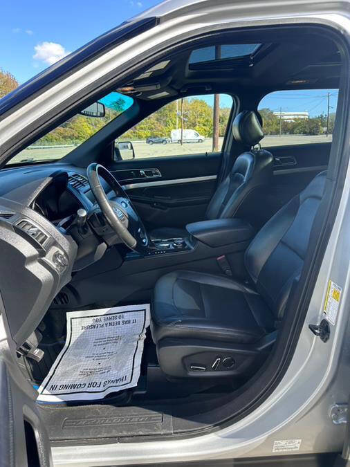 Used 2016 Ford Explorer XLT w/ Equipment Group 202A image 34