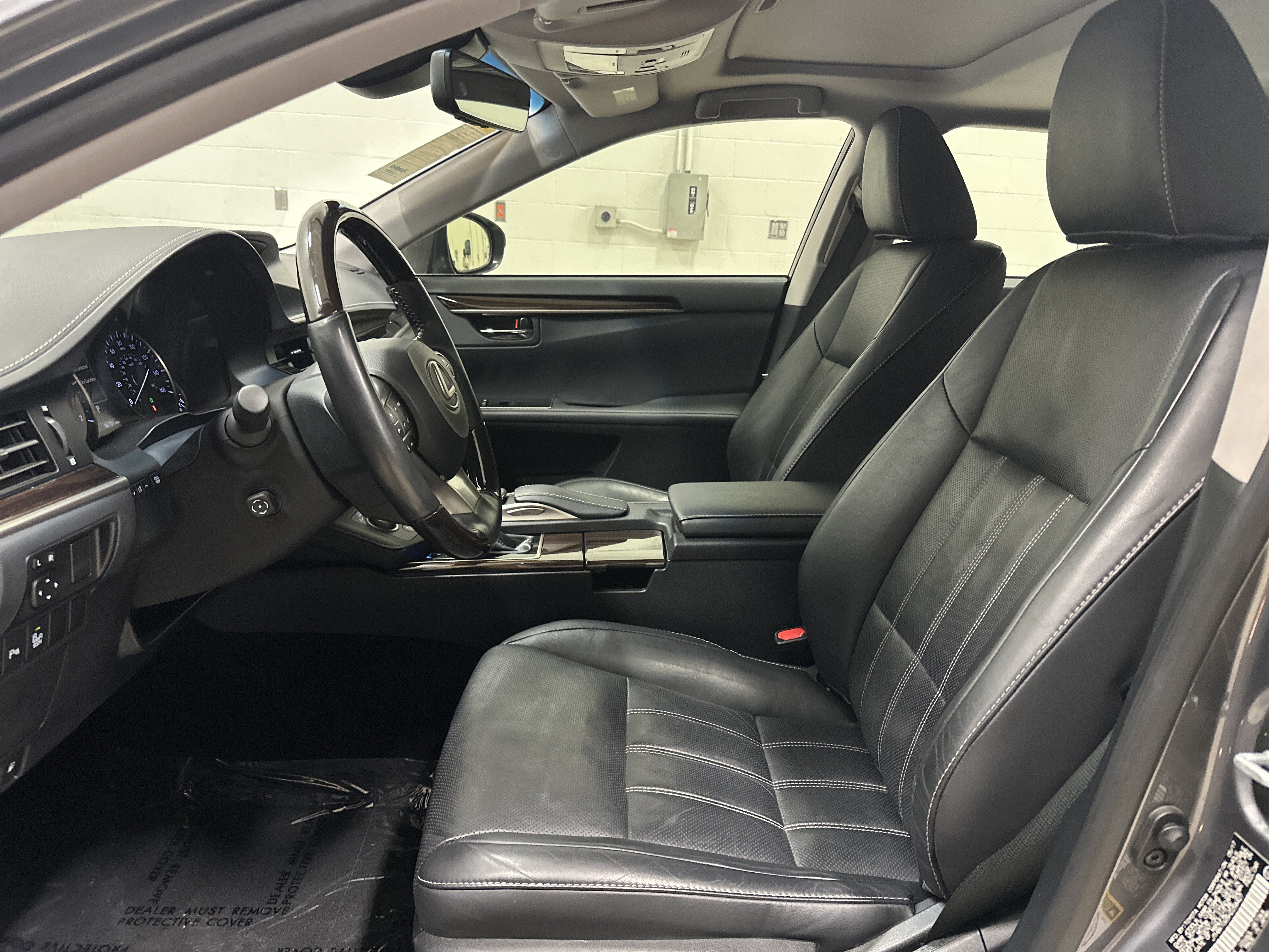 Used 2017 Lexus ES 350 w/ Luxury Package FWD image 16