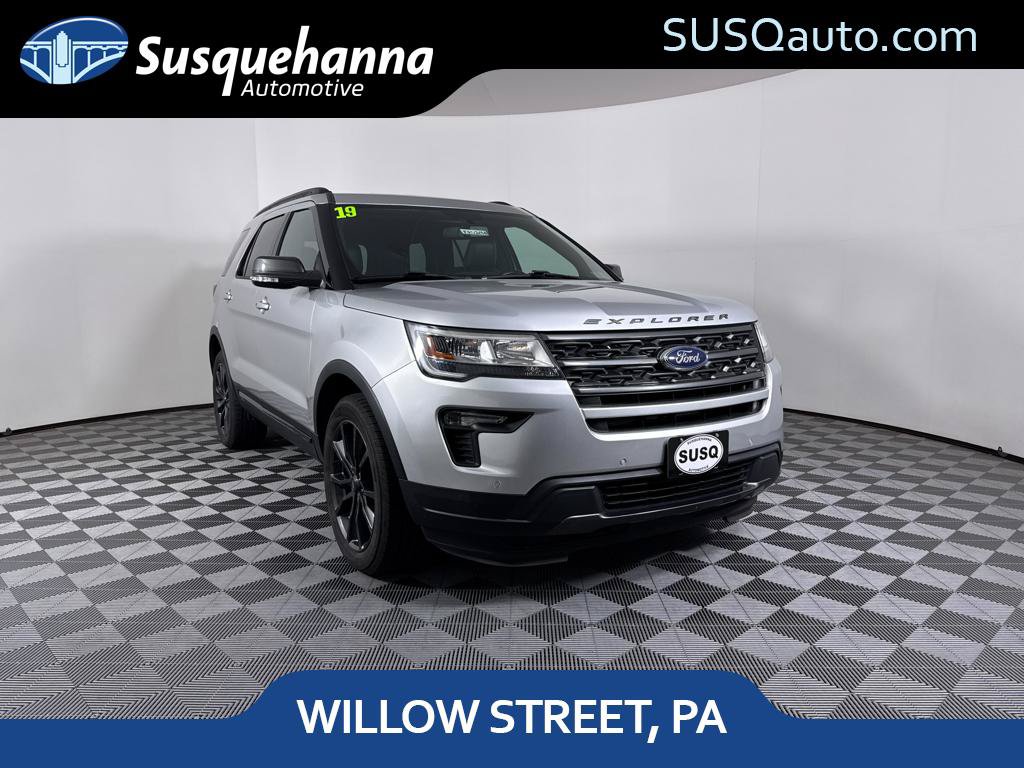 Used 2019 Ford Explorer XLT w/ Equipment Group 202A AWD/4WD image 1
