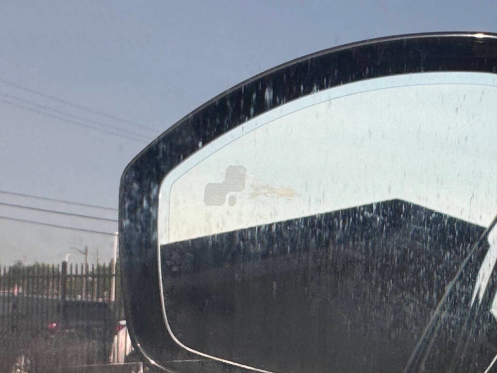 Used 2019 Land Rover Discovery Sport HSE image 24