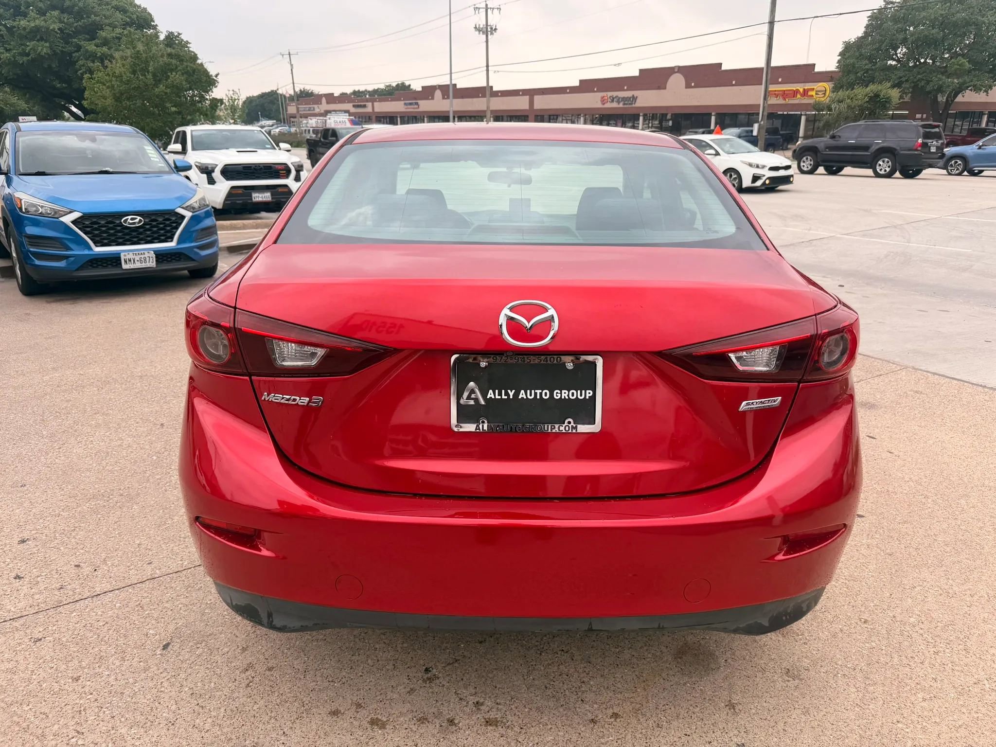 Used 2017 MAZDA MAZDA3 Sport FWD image 4