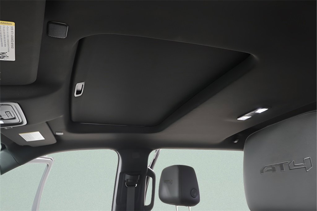 Used 2023 GMC Sierra 1500 AT4 w/ Technology Package image 9