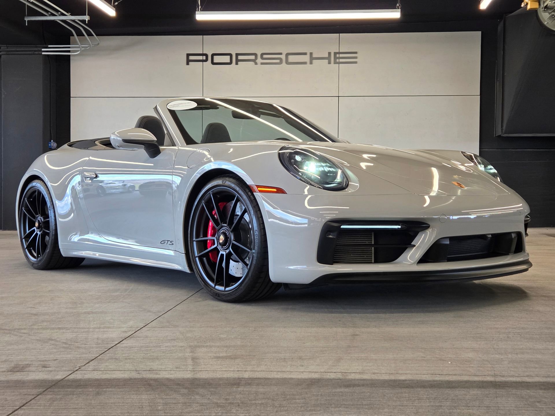 Certified 2022 Porsche 911 Carrera GTS RWD image 30