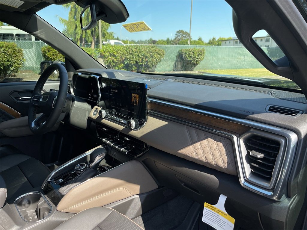 New 2025 GMC Canyon Denali w/ LPO, Denali Black Edition image 30