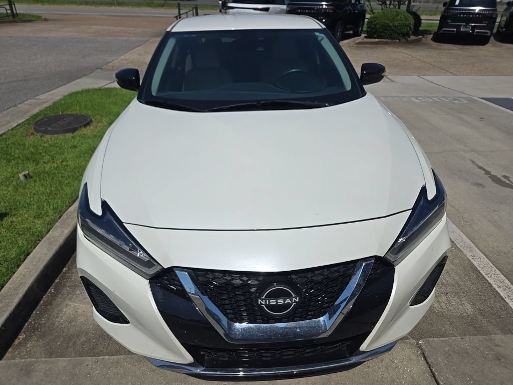 Used 2023 Nissan Maxima SV w/ Floor Mat Group FWD image 2