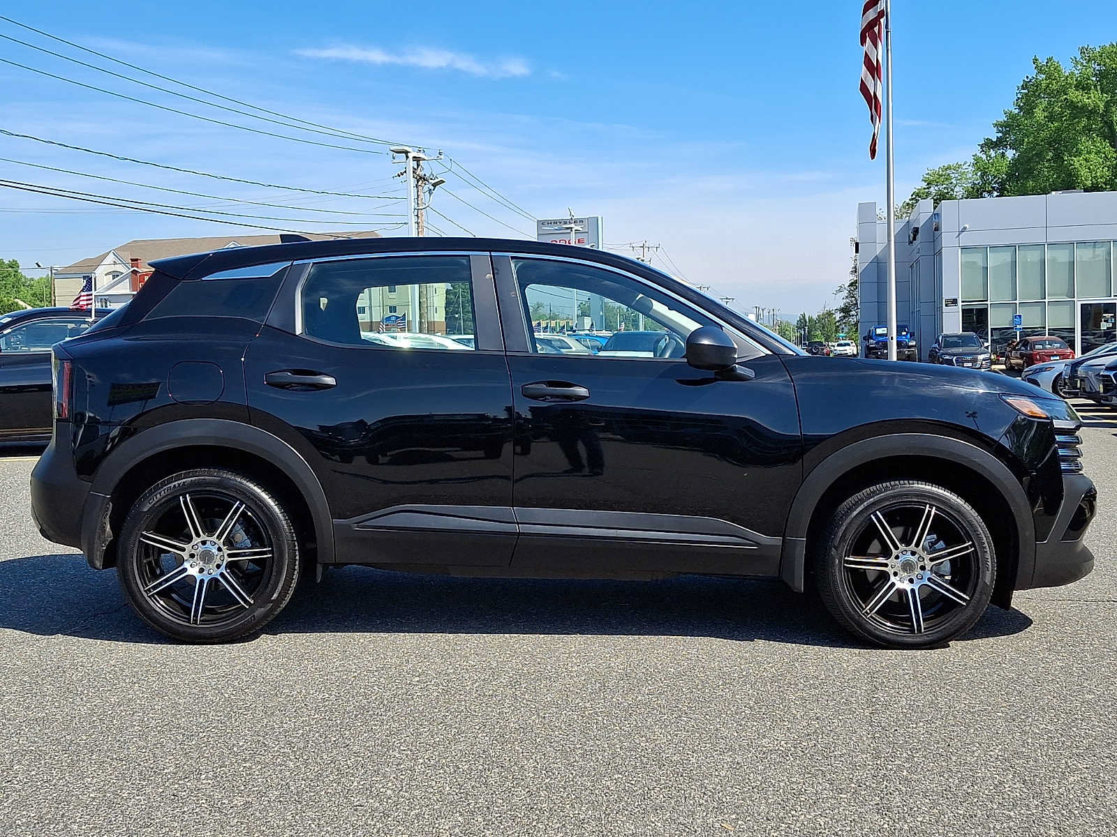 Used 2025 Nissan Kicks S AWD/4WD image 7