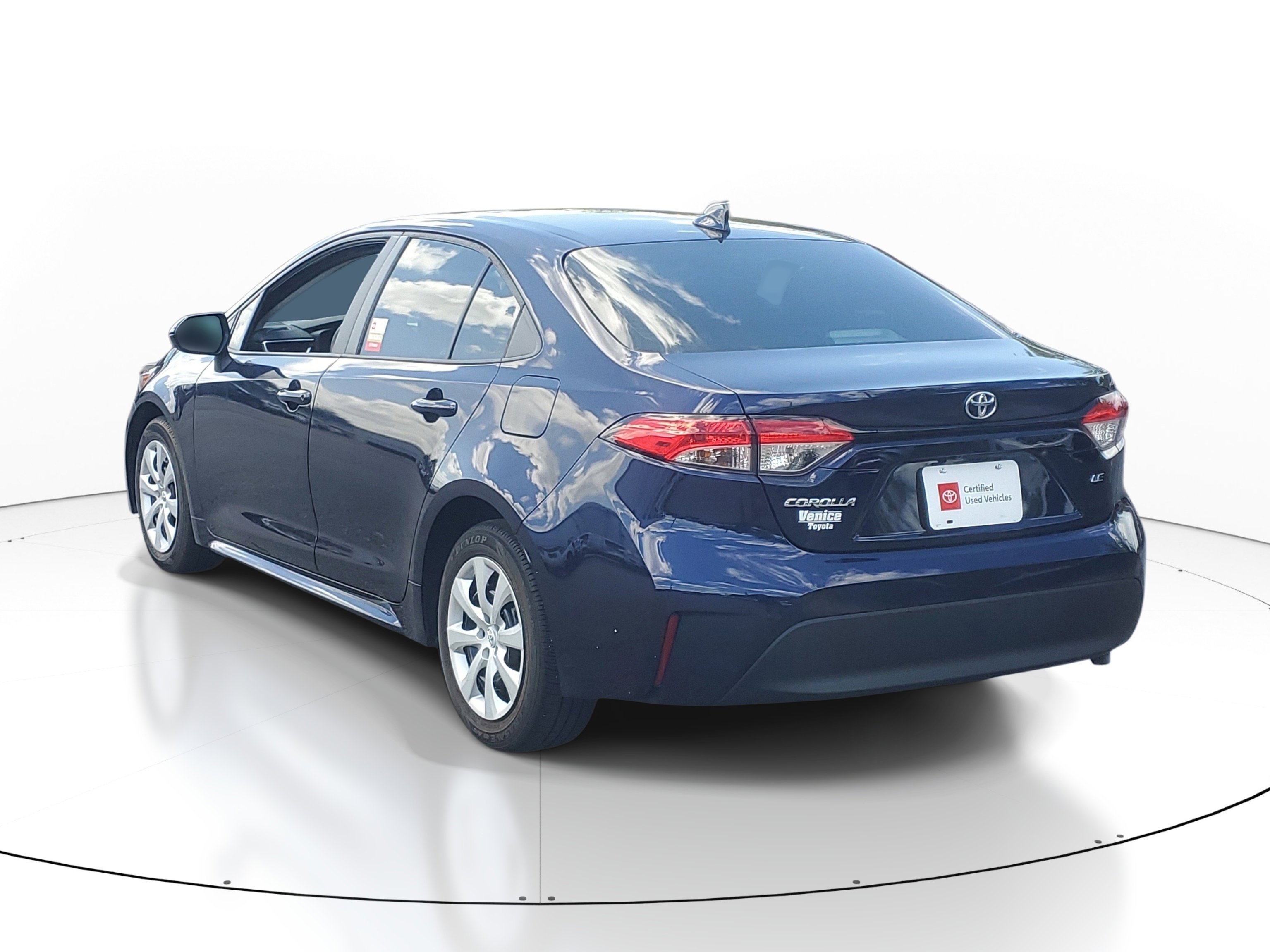 Used 2024 Toyota Corolla LE image 4