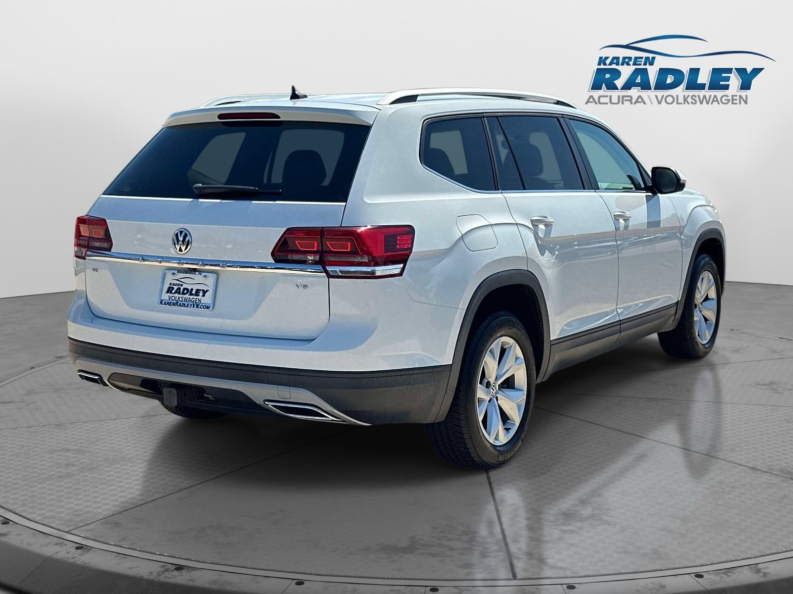 Used 2018 Volkswagen Atlas SE FWD image 2