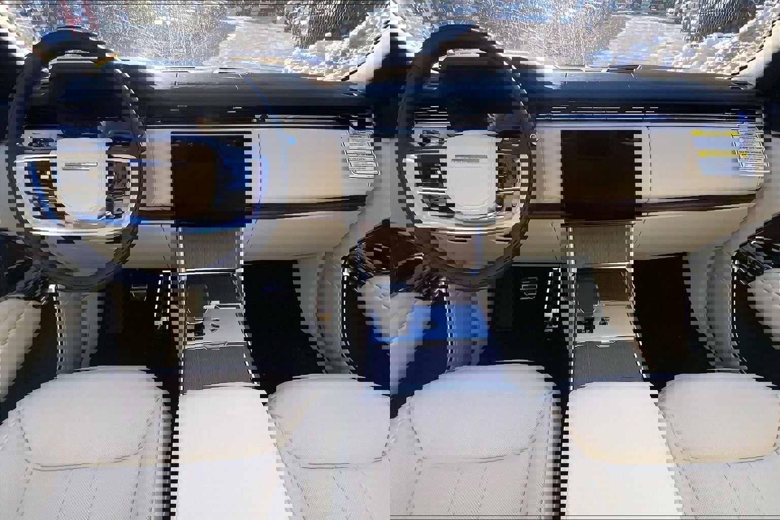 New 2026 Land Rover Range Rover SE image 5